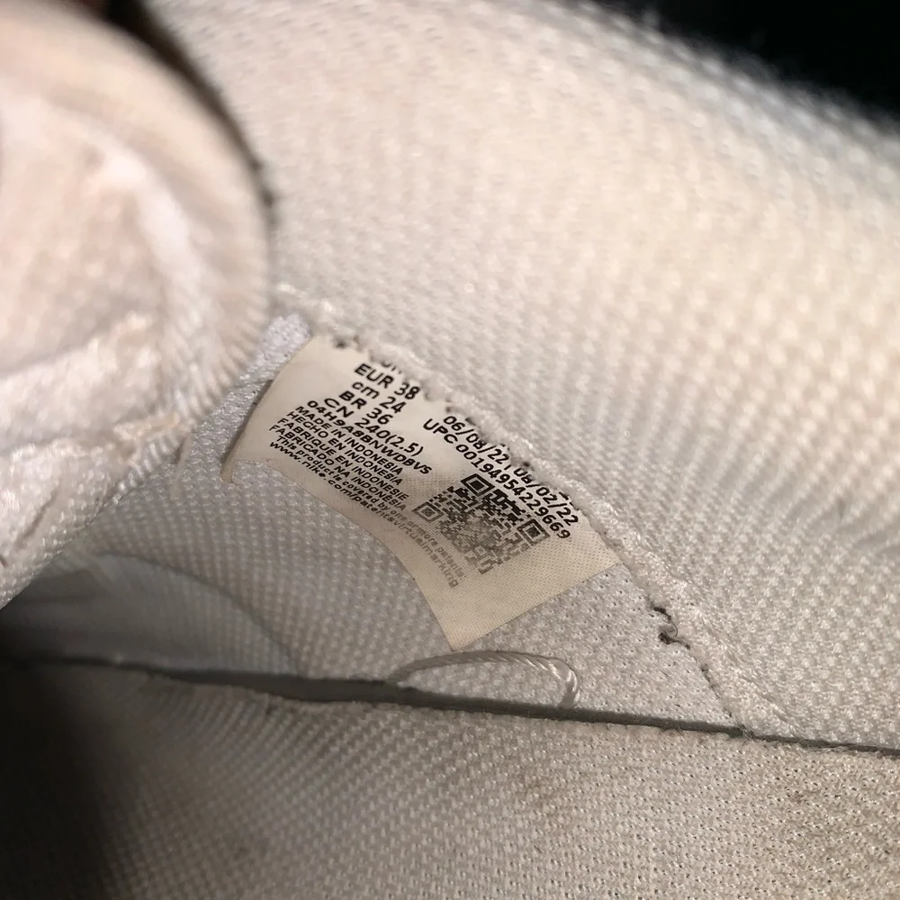 Air Force 1s - Picture 7 of 7